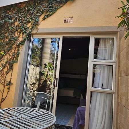 Old Vic Travellers Inn Nelspruit ネルスプロイト エクステリア 写真