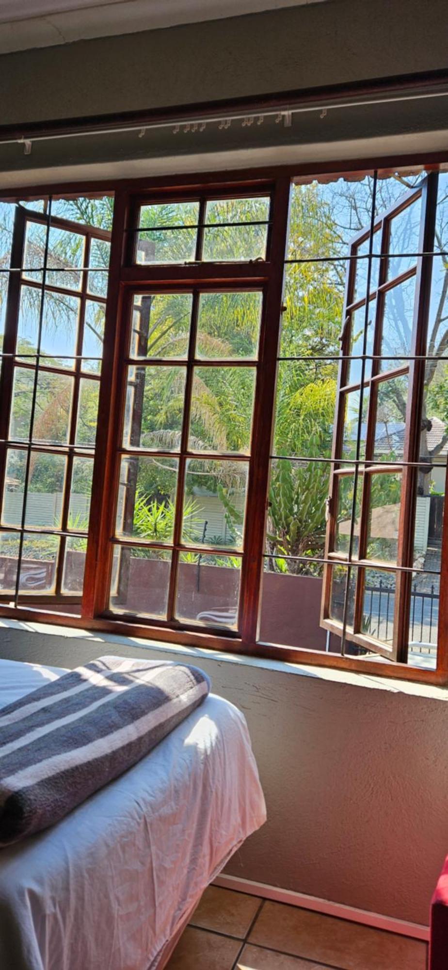 Old Vic Travellers Inn Nelspruit ネルスプロイト エクステリア 写真