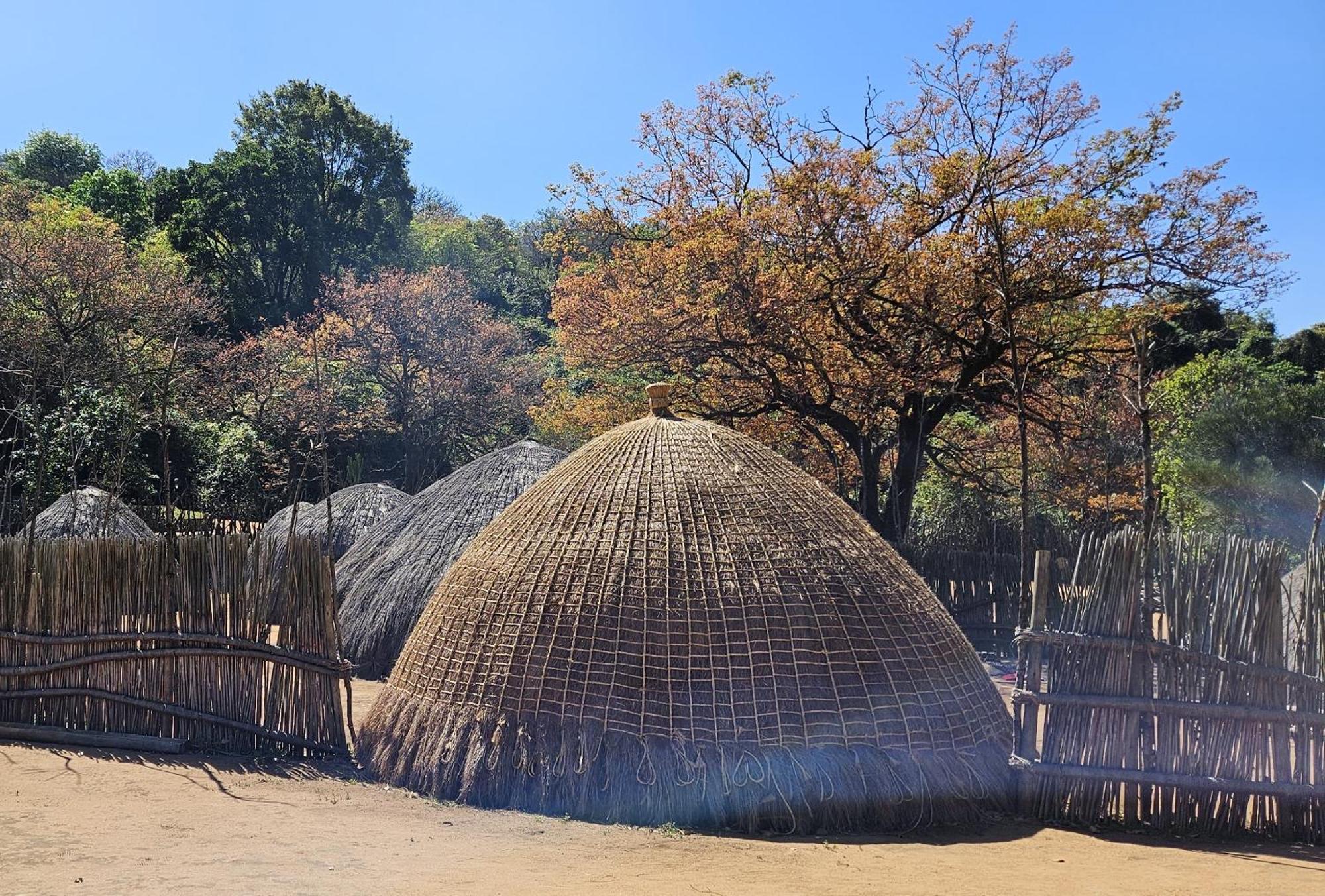 Old Vic Travellers Inn Nelspruit ネルスプロイト エクステリア 写真