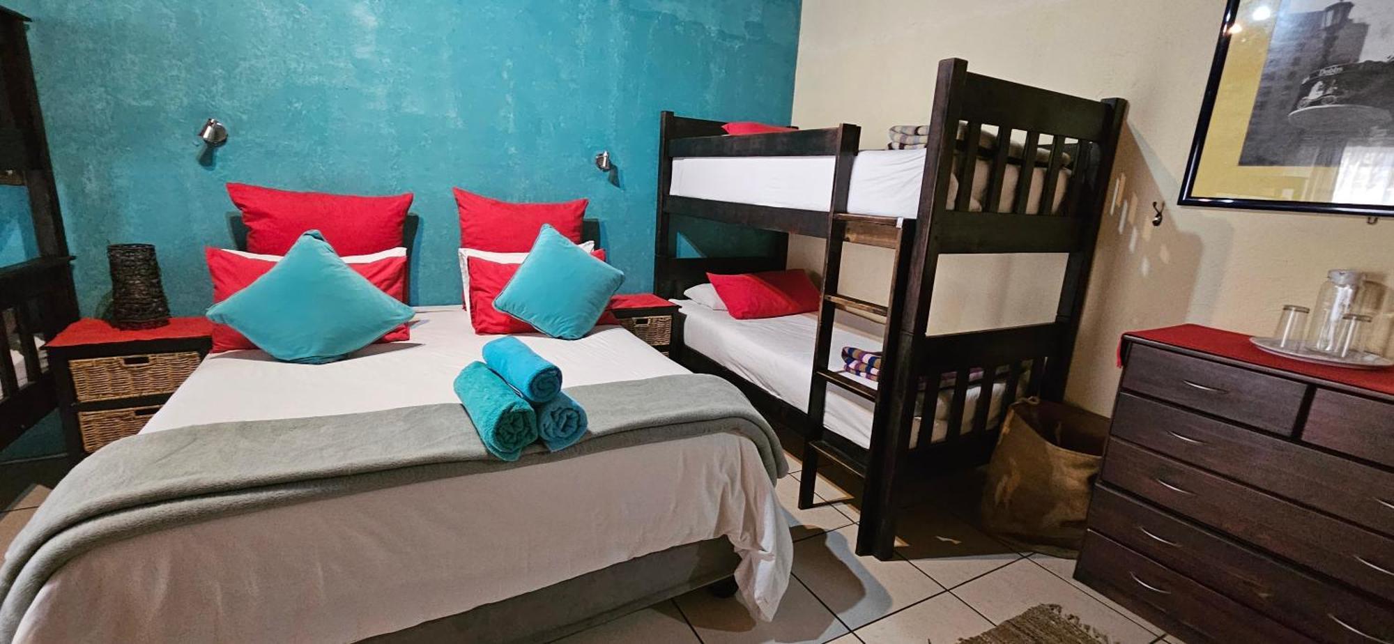 Old Vic Travellers Inn Nelspruit ネルスプロイト エクステリア 写真