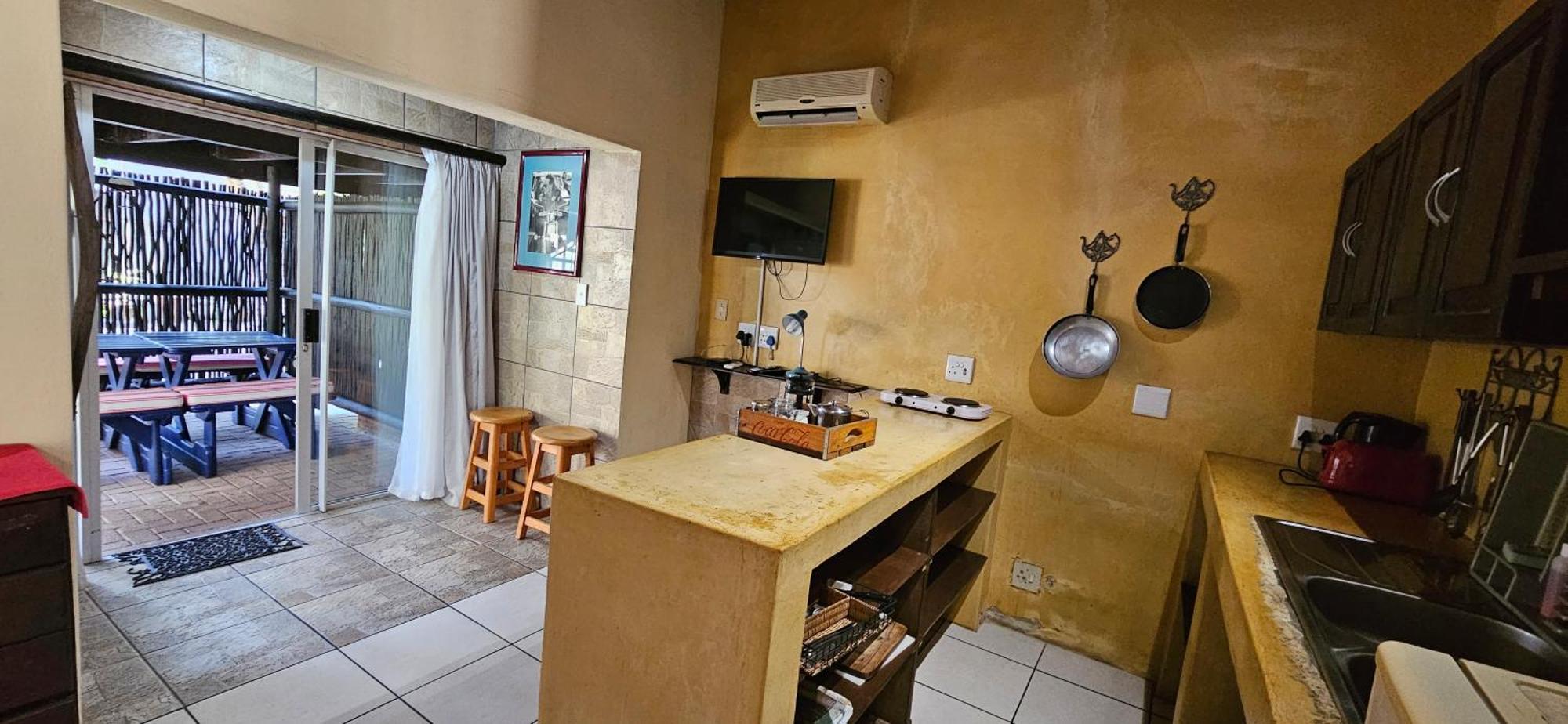 Old Vic Travellers Inn Nelspruit ネルスプロイト エクステリア 写真