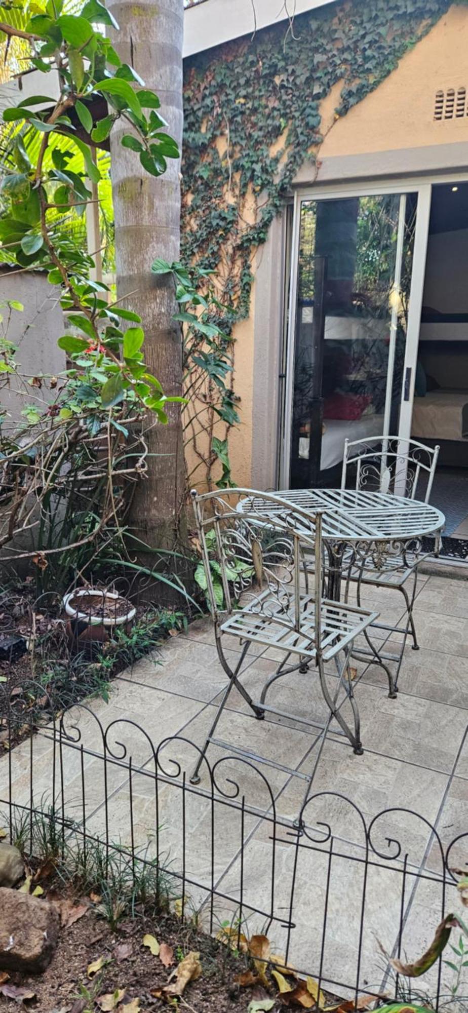 Old Vic Travellers Inn Nelspruit ネルスプロイト エクステリア 写真