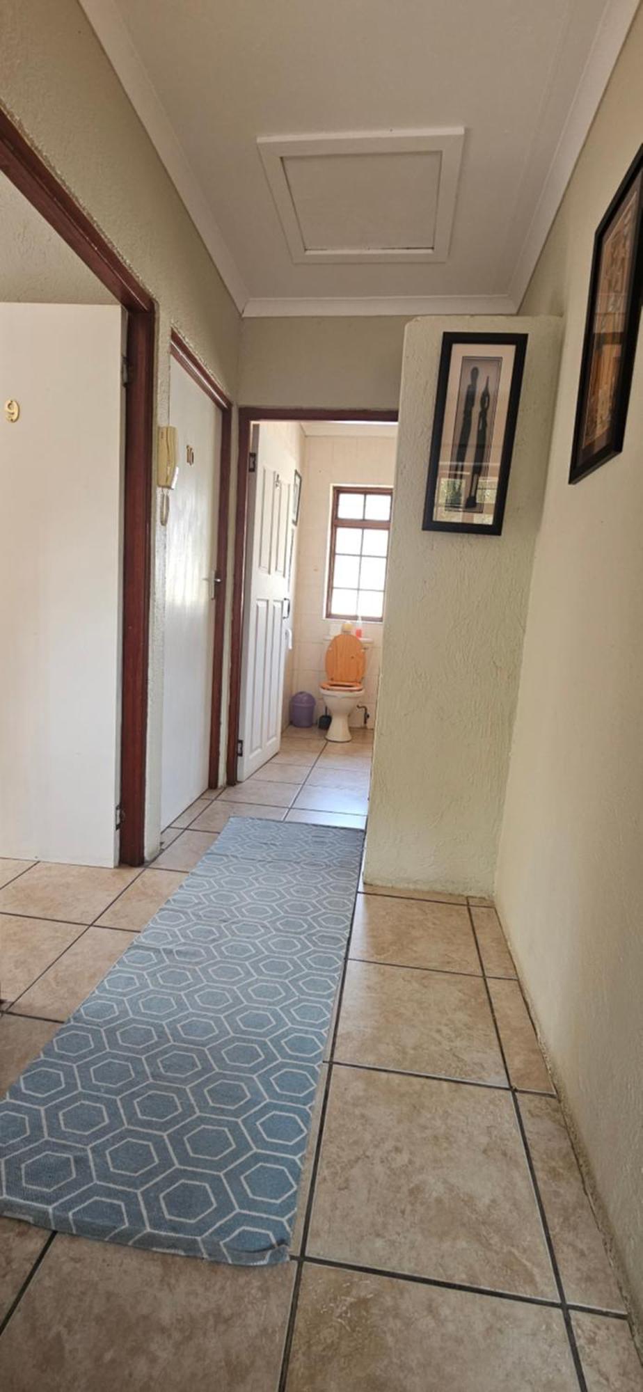 Old Vic Travellers Inn Nelspruit ネルスプロイト エクステリア 写真