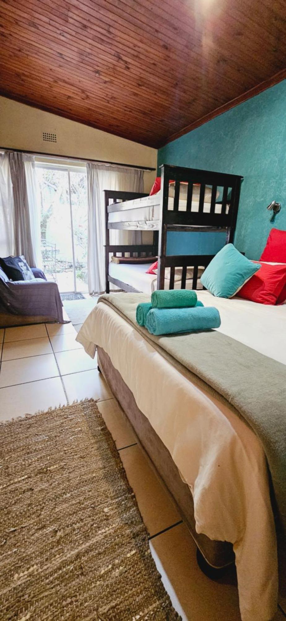 Old Vic Travellers Inn Nelspruit ネルスプロイト エクステリア 写真