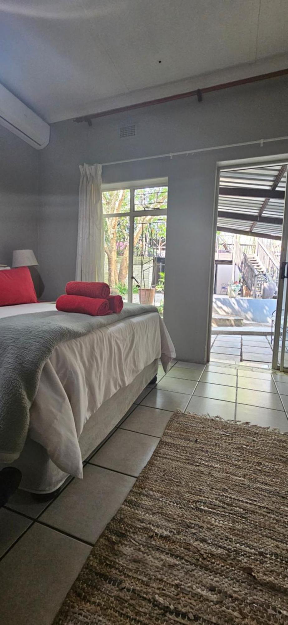Old Vic Travellers Inn Nelspruit ネルスプロイト エクステリア 写真