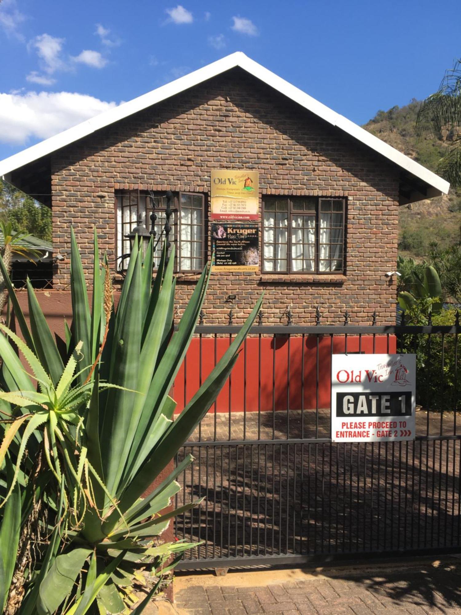 Old Vic Travellers Inn Nelspruit ネルスプロイト エクステリア 写真