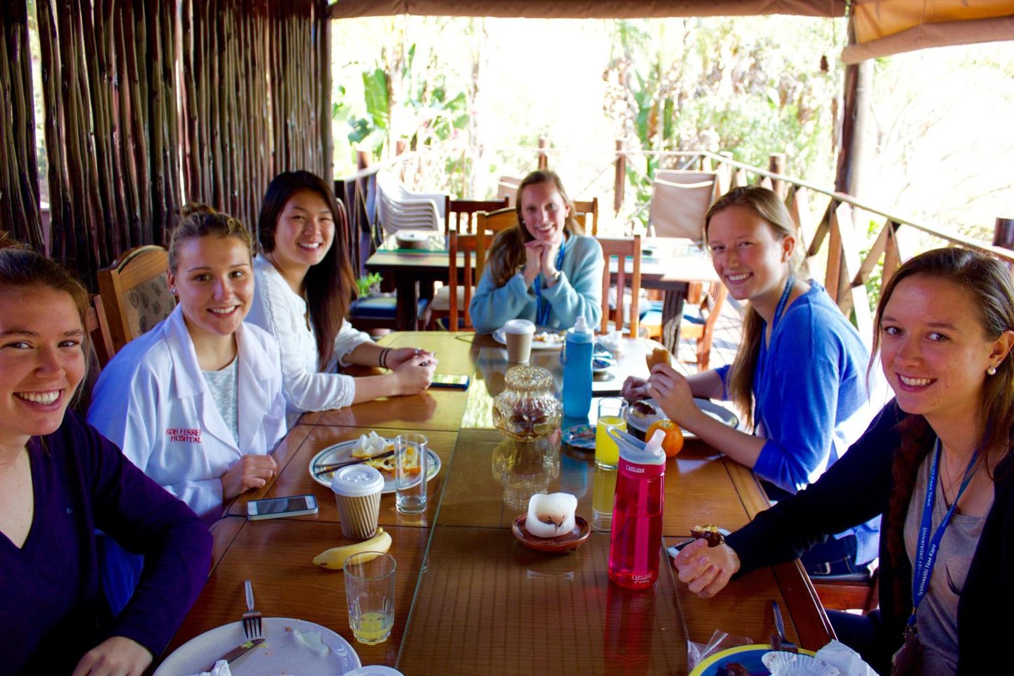 Old Vic Travellers Inn Nelspruit ネルスプロイト エクステリア 写真